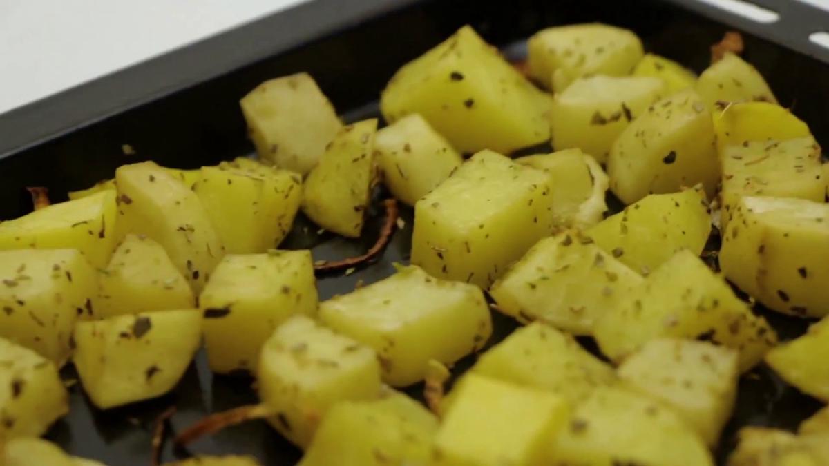'Video thumbnail for Healthy Egg And Roast Potatoes Recipe'