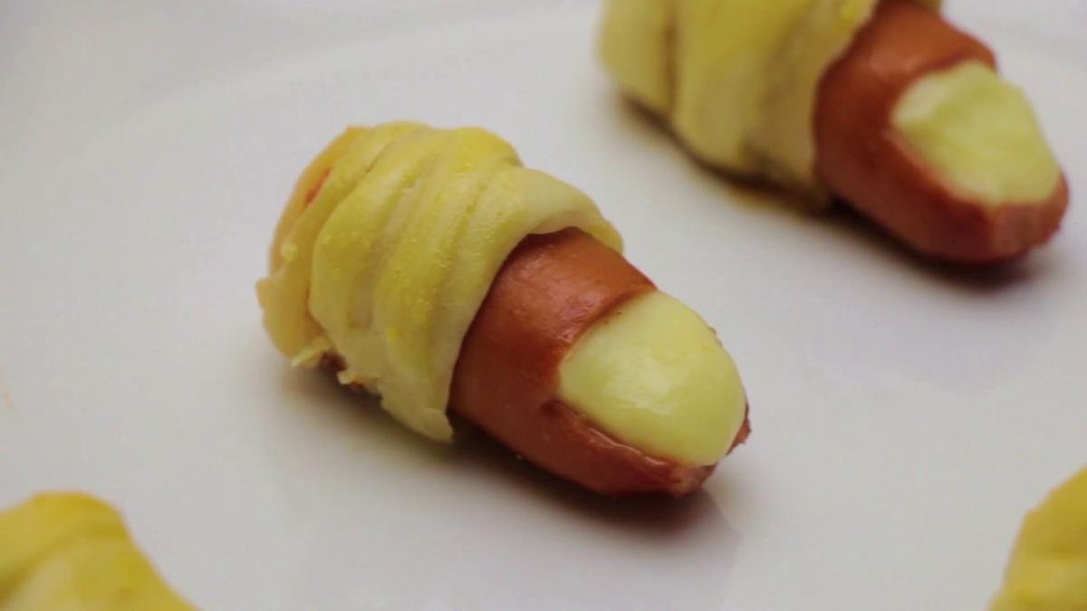'Video thumbnail for How To Make Halloween Sausage Fingers'