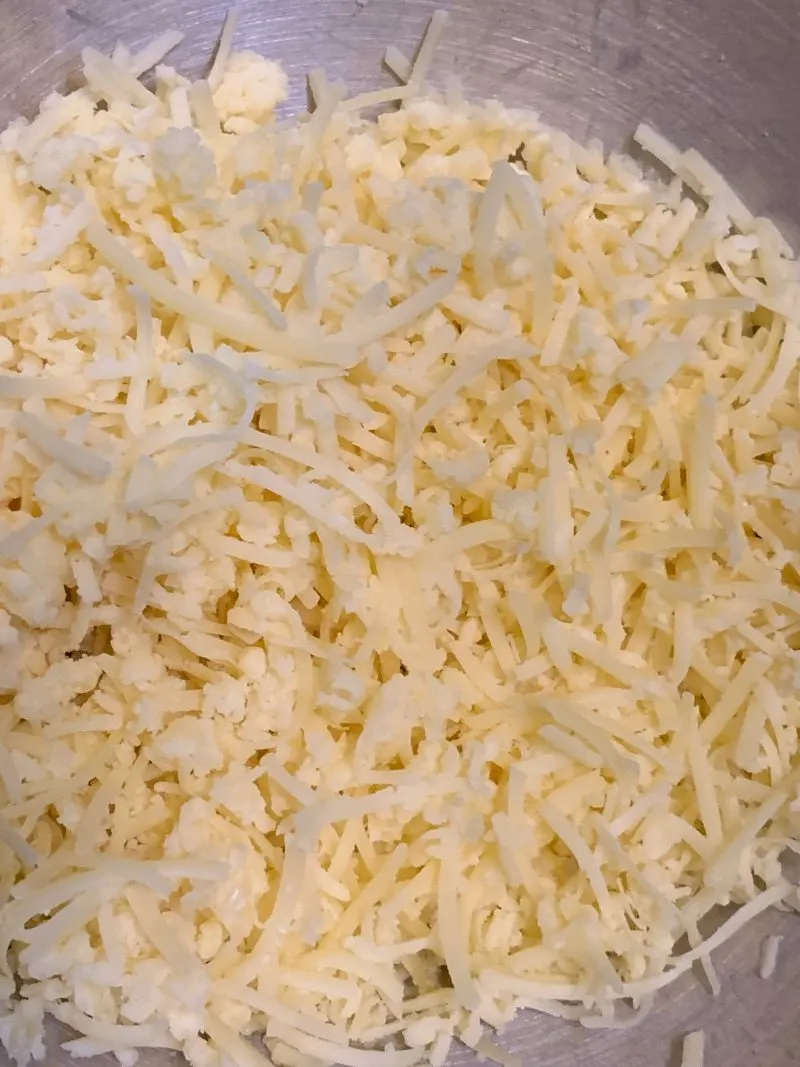 The shredded Mahon-Menorca Cheese.